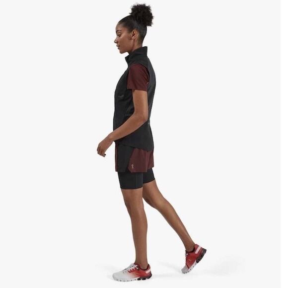 NWOT On Cloud On Running Active Shorts Mulberry Black - Picture 2 of 8